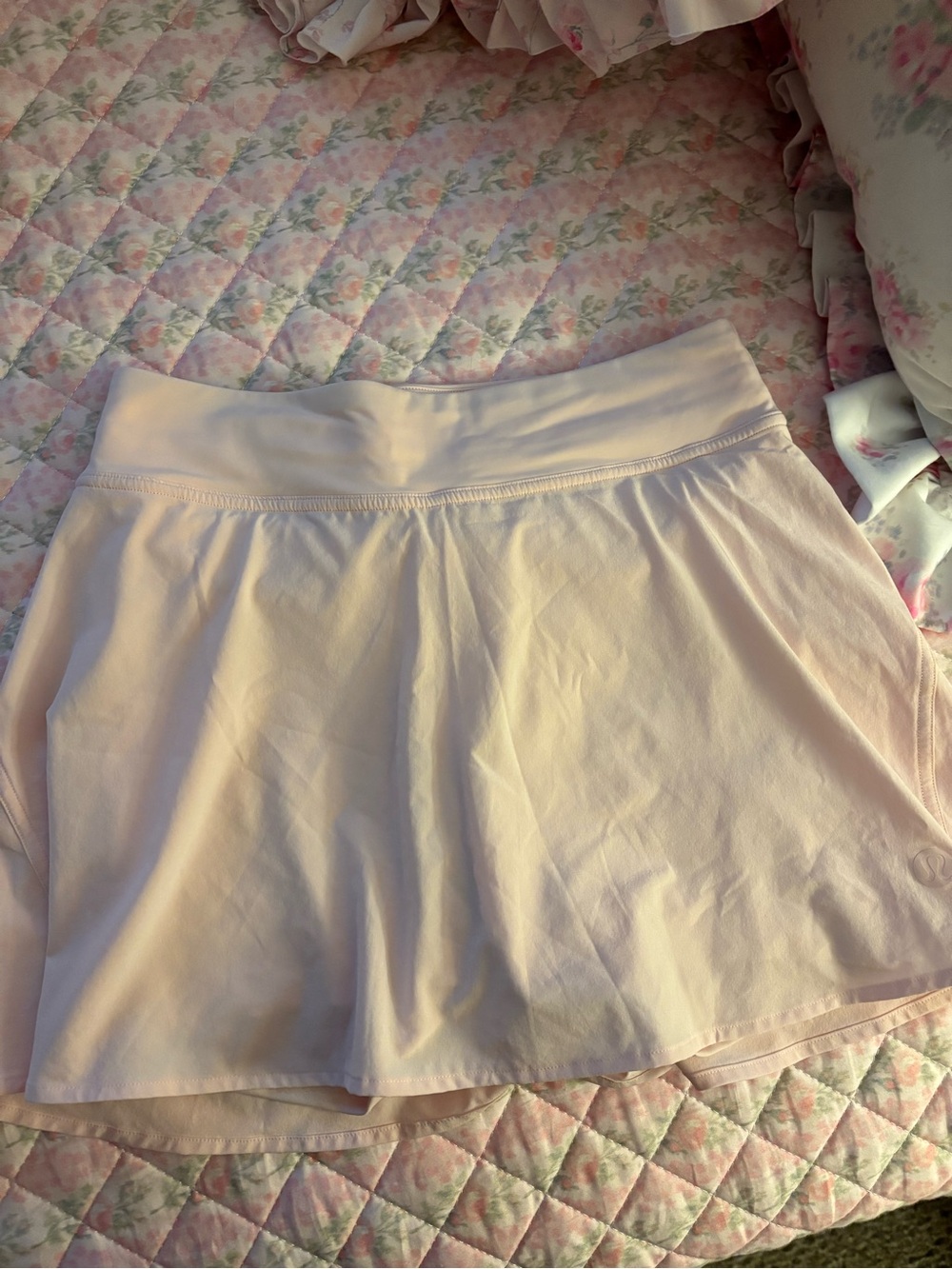 Lululemon strawberry milkshake skirt size 4